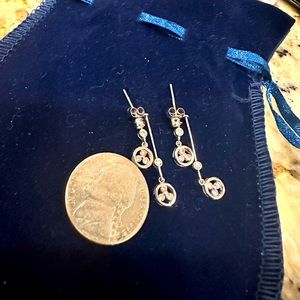 White gold and diamond earrings
